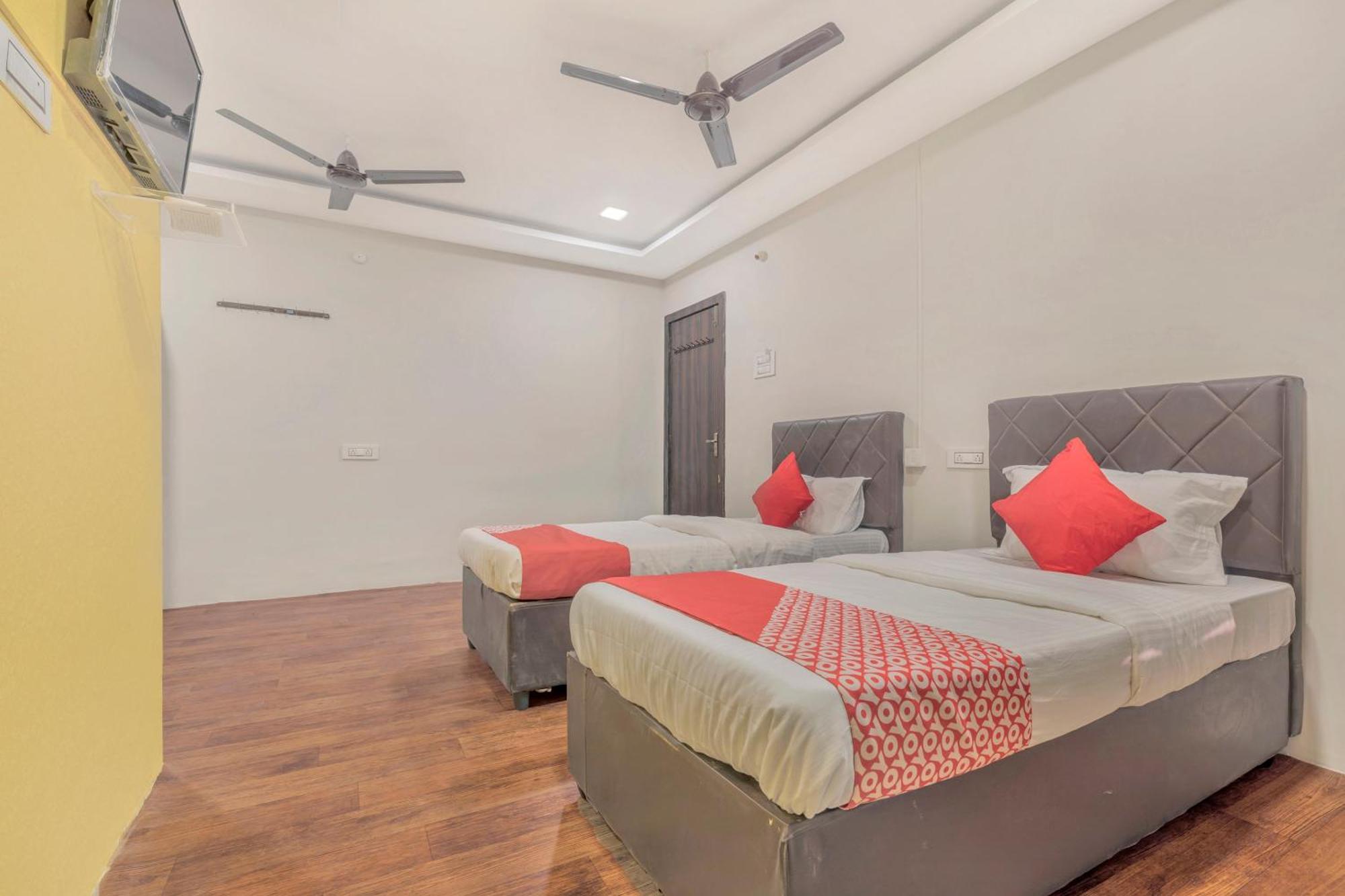 Hotel O Ankitha Grand Kondapur  Екстериор снимка